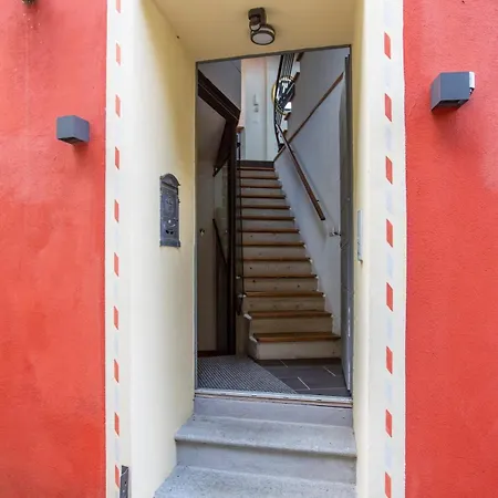 Lakeview Villa, Terrace And Garage ヴィラ